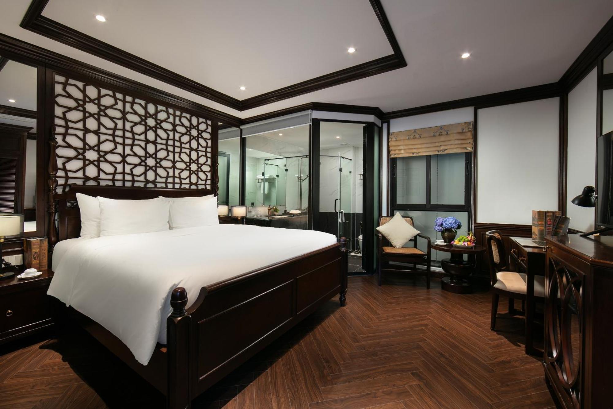 May De Ville Crown Hotel Ханой Экстерьер фото Deluxe Suite