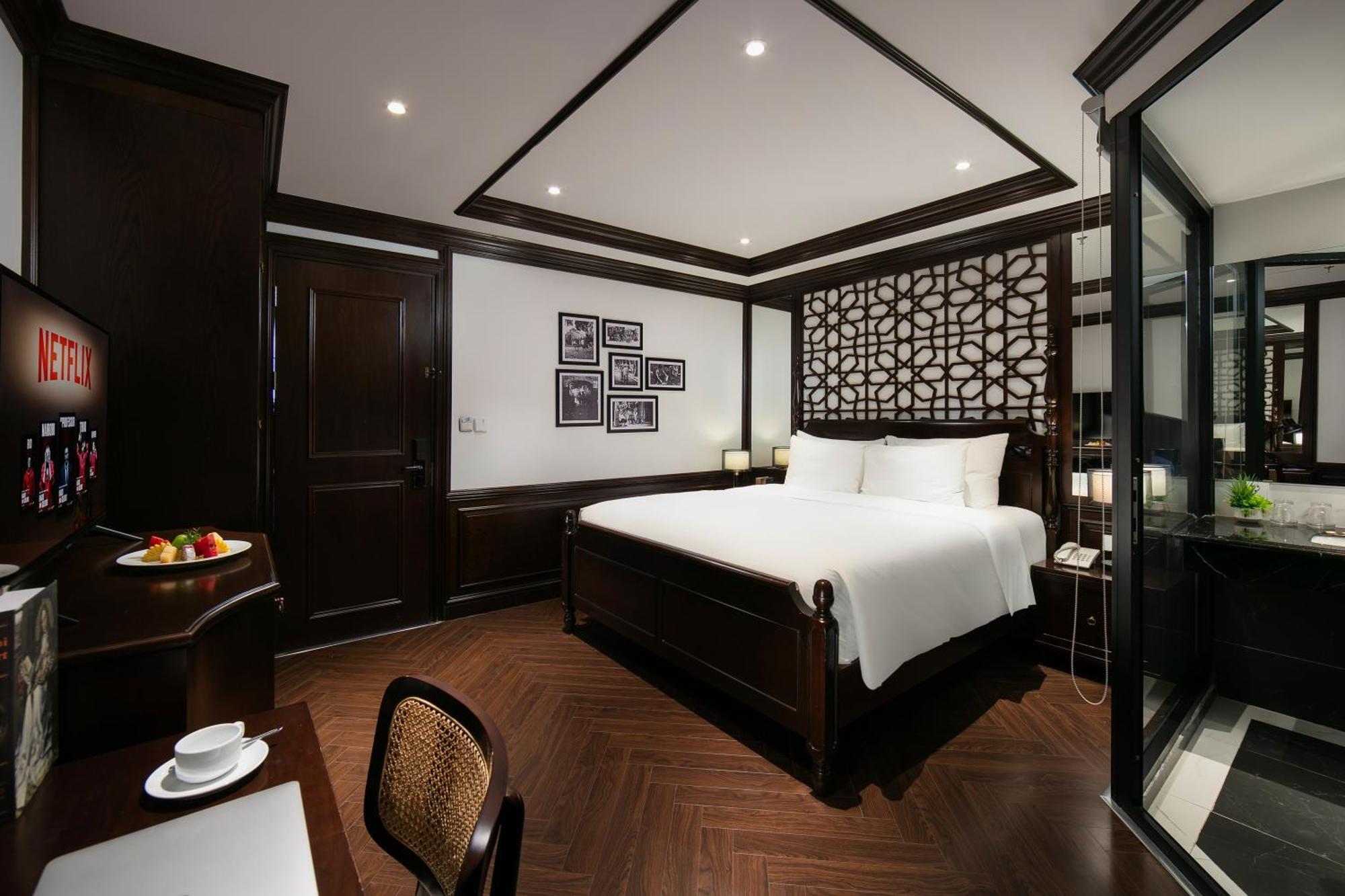 May De Ville Crown Hotel Ханой Экстерьер фото Deluxe Suite